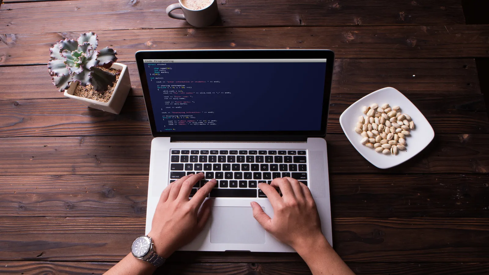 Webコーディングを見ても頭が痛くならないためのコツとは?初心者向け学習法を解説